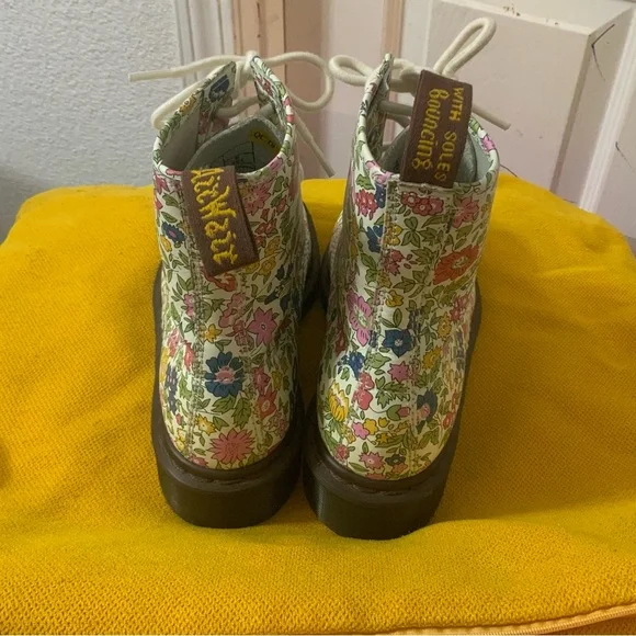 Dr Martens liberty floral women’s boots size 6 - Picture 2 of 8